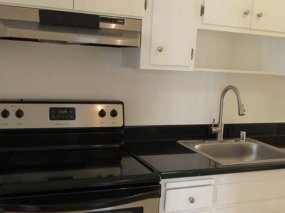 5th image of 1821 Pacific Ave #7