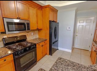 827 Hartman Dr, Baytown, TX 77521