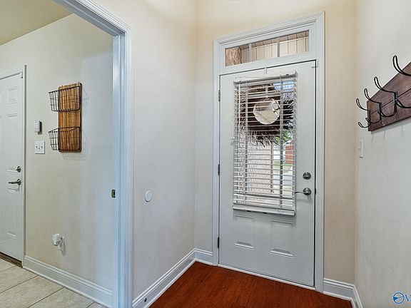 3rd image of 2512 Millwood Cir SE