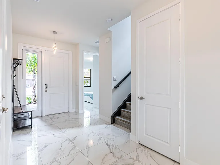 7191 Montereal Path — Photo 3