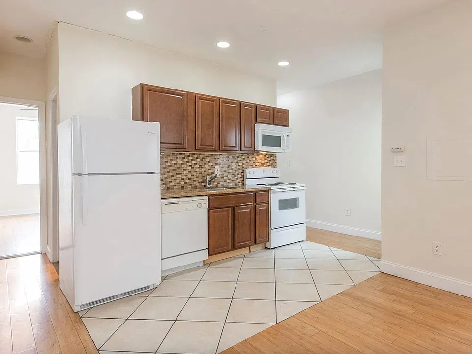 1619 W Diamond St #3