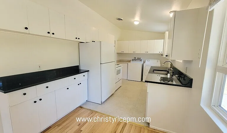 12051 SE 42nd St — Photo 7