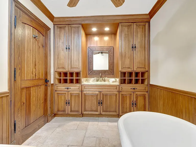 7415 Woodland Creek Ln — Photo 25