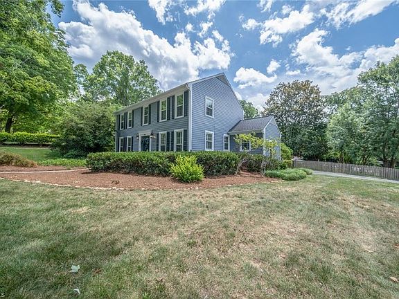 4th image of 1320 Abingdon Way