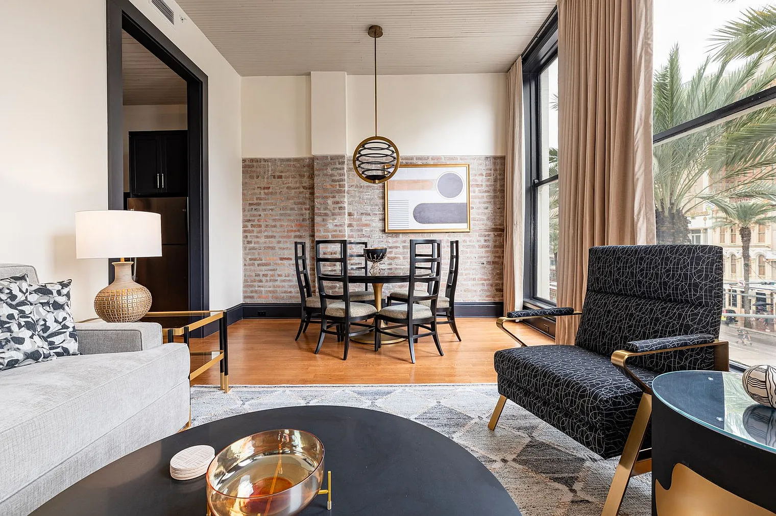 2 bed, 1.0 bath, 721 sqft, $5,745 — Photo 2