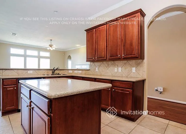 12111 Fall River Pass Ln — Photo 8