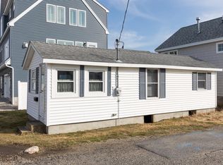 8 Chase St, Hampton, NH 03842