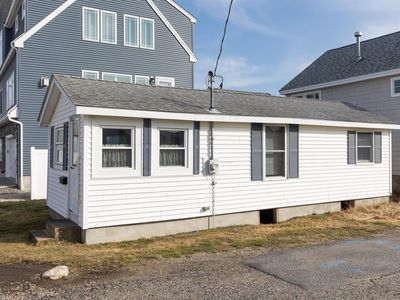 8 Chase Street, Hampton, NH, 03842
