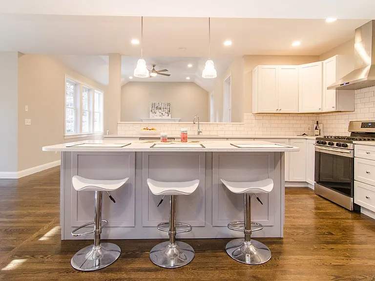 718 Main St #718 — Photo 4