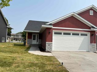 819 Prairie View Dr, West Branch, IA 52358