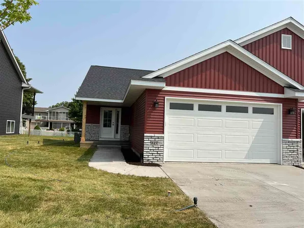 819 Prairie View Dr, West Branch, IA 52358