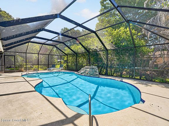 3rd image of 733 Watermill Dr