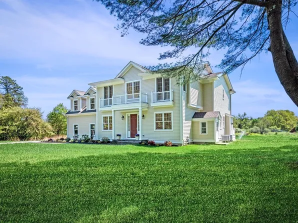 333 Perkins Row, Topsfield, MA 01983