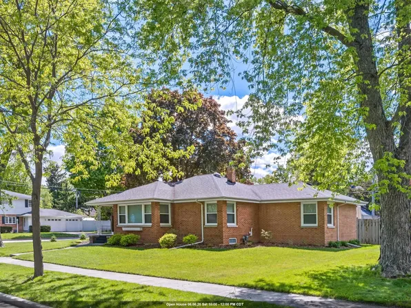 1003 Evans St, Oshkosh, WI 54901