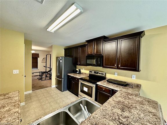 3rd image of 1310 Waldridge Ct