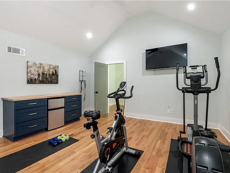 1393 Glenwood Ave SE — Photo 54