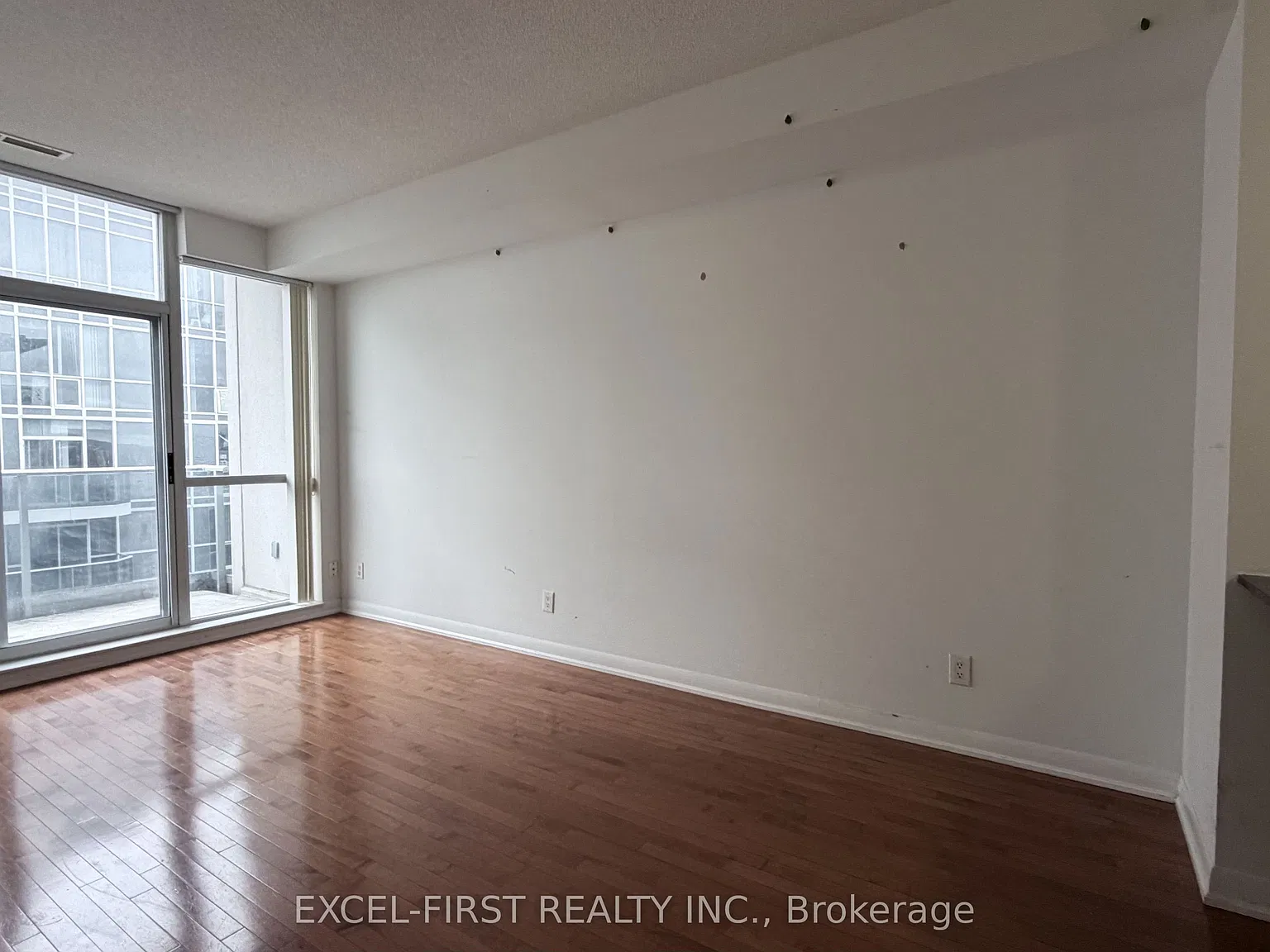 2 bed, $2,400 — Photo 3