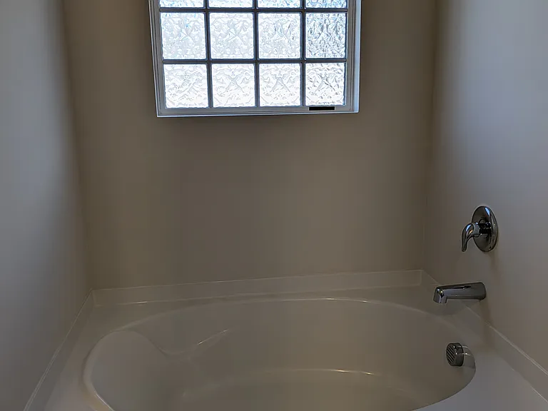 Master Bath - Tub