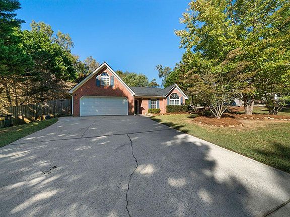 2nd image of 2010 Laird Rd