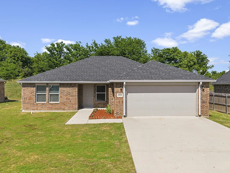 1022 Indian Plains Rd — Photo 1