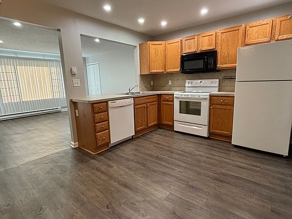 3rd image of 74 Village Ct APT 1
