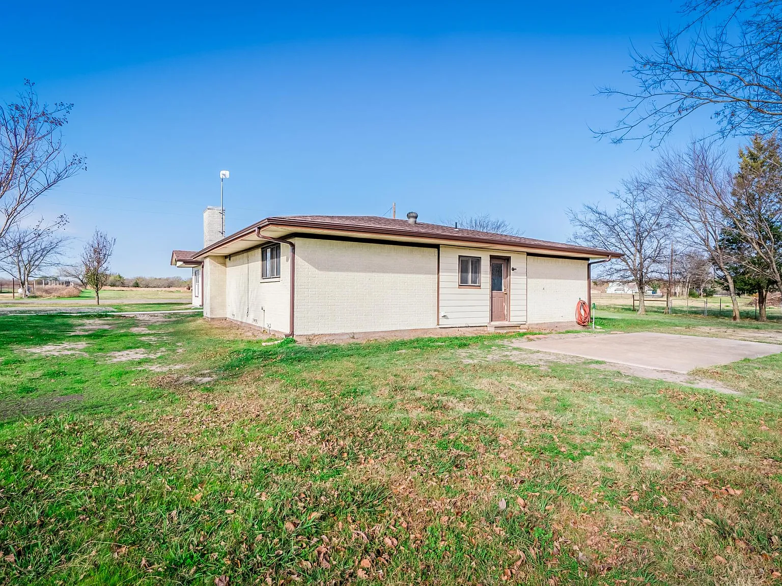 3 bed, 1858 sqft, $1,800 — Photo 4