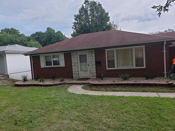 2nd image of 226 Bruce Ave