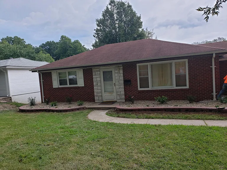 226 Bruce Ave — Photo 2