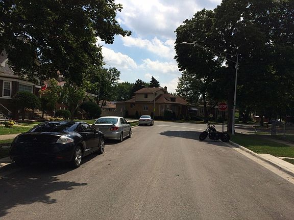 5th image of 7837 W Oakleaf Ave