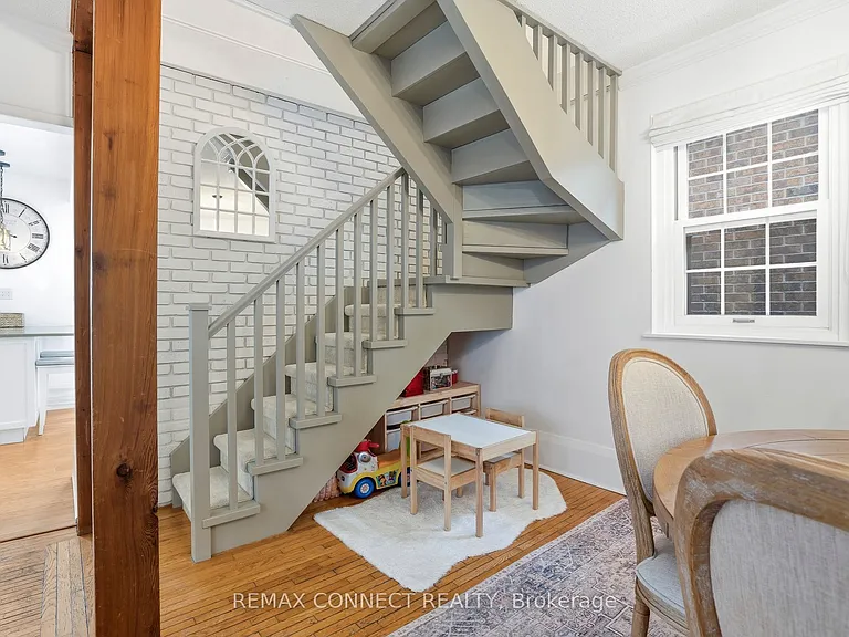 60 Woodbury Rd — Photo 15