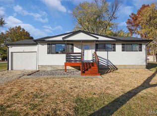 2 Royal Dr, O'Fallon, MO 63366