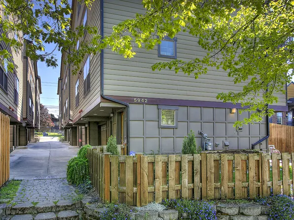 5942B California Ave SW, Seattle, WA 98136
