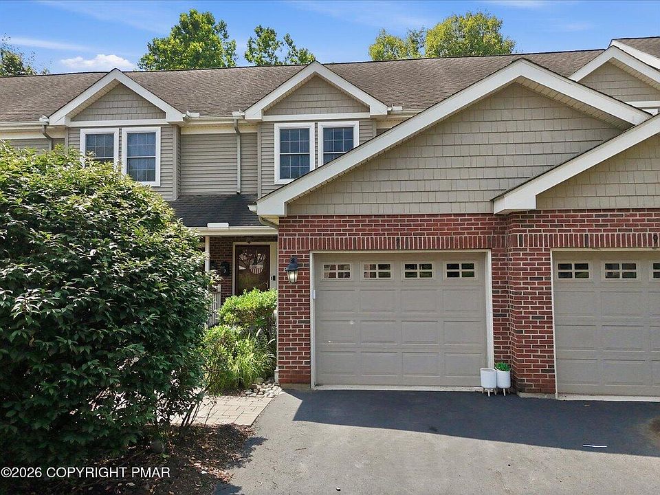 1st image of 7 Oak Leaf Ln