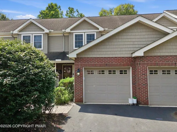 7 Oak Leaf Ln, East Stroudsburg, PA 18301