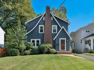 31 Brookside Ave, Livingston, NJ 07039