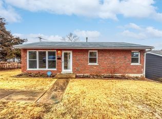 8008 Pembroke Dr, Saint Louis, MO 63123