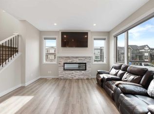 7 E Corner Glen Cmn NE, Calgary, AB T3N 2L5