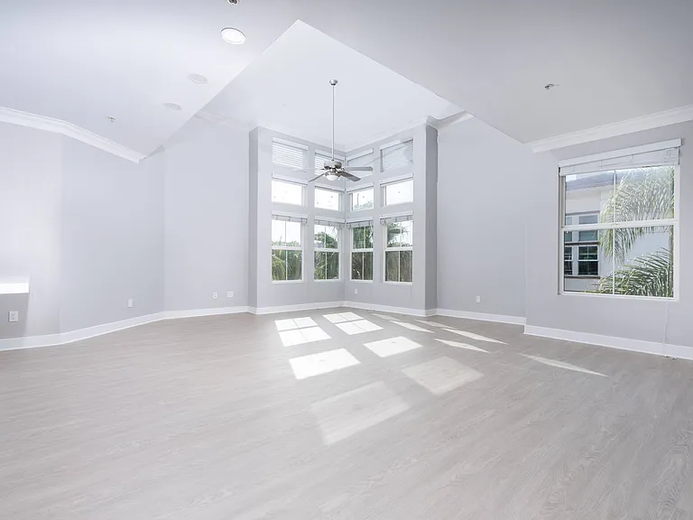 Paladia Luxury Apartments — Photo 145