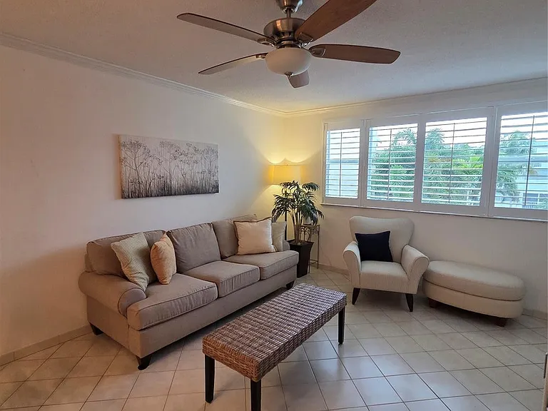 1333 E Hallandale Beach Blvd #305 — Photo 6