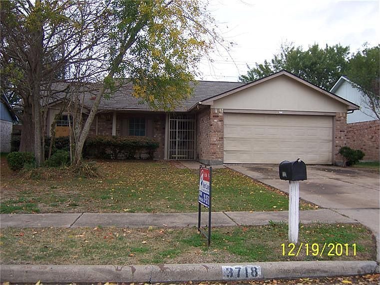 1st image of 3718 Brier Gardens Dr