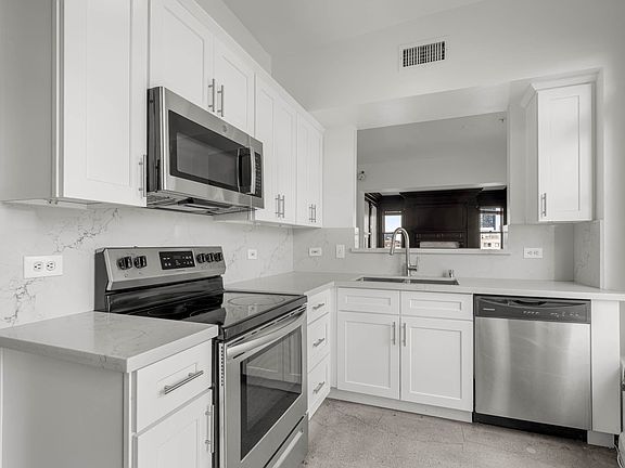 4th image of 306 W 3rd St APT 406