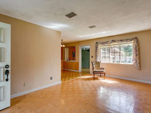 5th image of 4233 Aldington Dr