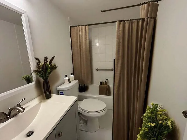 125 Westbury Cir #G — Photo 8