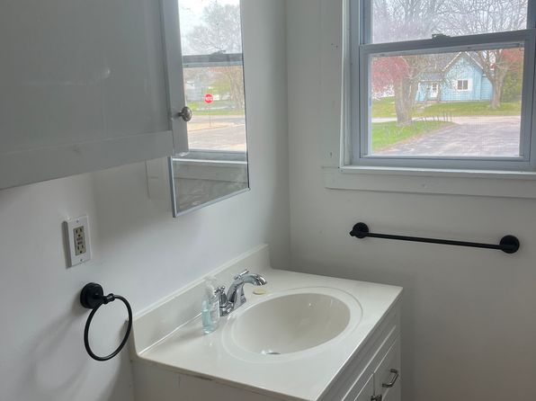 610 Hopkins St #1, Manistee, MI 49660