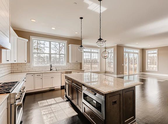 3rd image of 393 Woodland Chase Ln