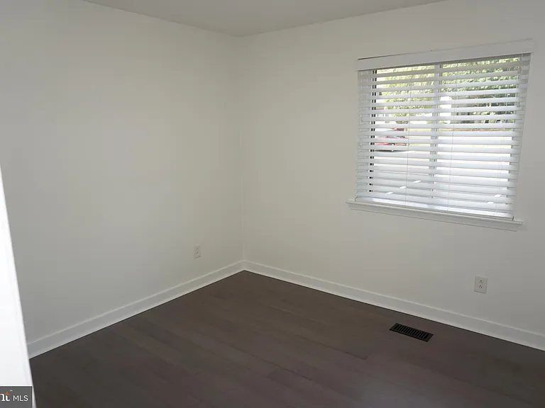 901 Thornton Ct #901 — Photo 16