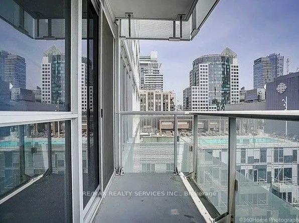 300 Front St W #1608, Toronto, ON M5V 0E9