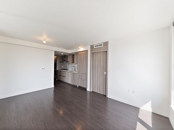 5th image of 455 SW Marine Dr #901