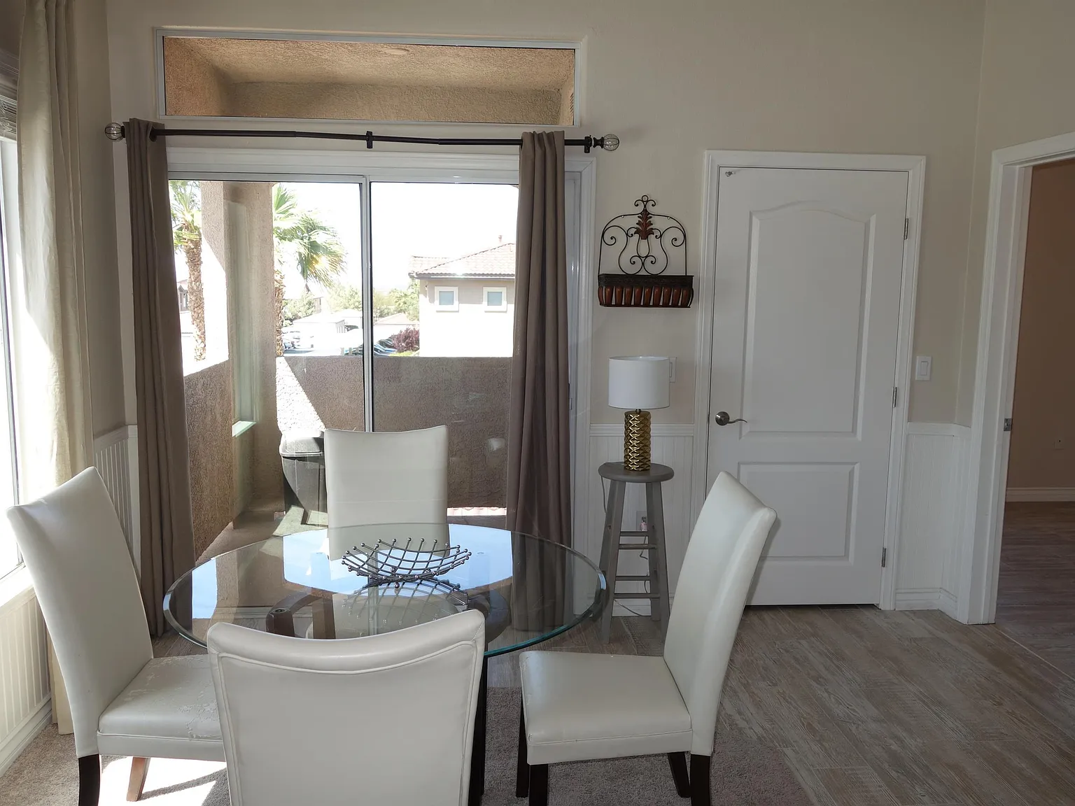 2305 W. Horizon Ridge Pkwy #1323 - 1 — Photo 2