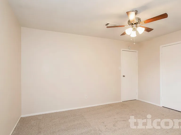 8610 Pine Shores Dr — Photo 11